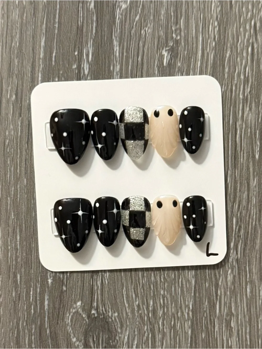 Black & Silver Ghost Accent Press-On Nail Set for Women